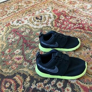 Kids Nikes unisex